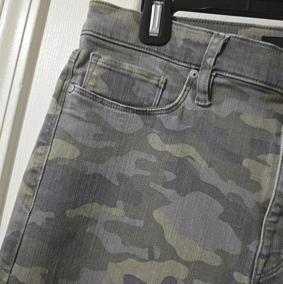 Hudson Barbara Super Skinny High Rise Camo Print Jeans w/Stretch, Raw Hem, EUC! - Picture 4 of 14